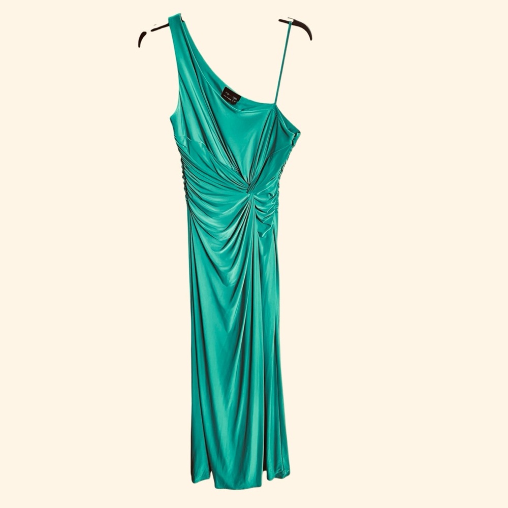 Max and Cleo Elegant Green One-Shoulder Formal Dress